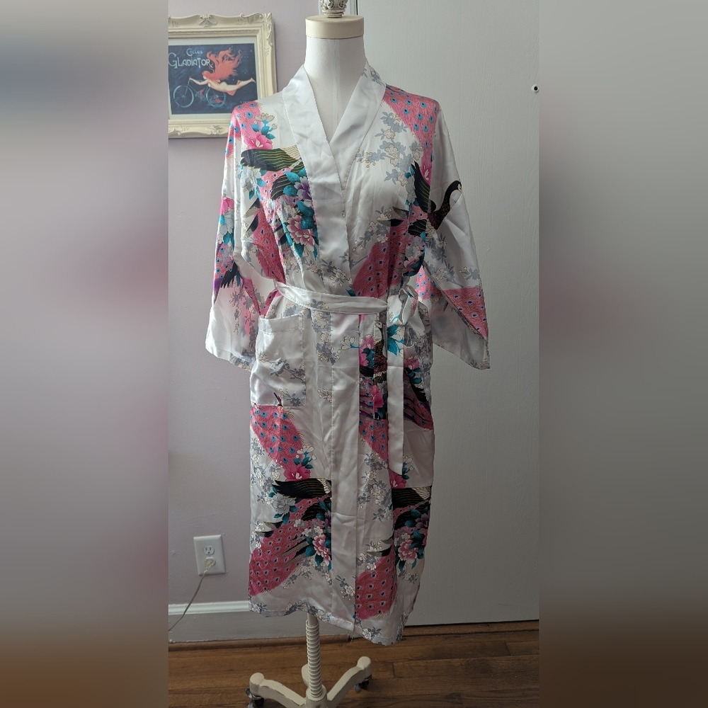 Zhong Zang Asian Print Satin Robe or Dressing Robe size Small Floral Robe